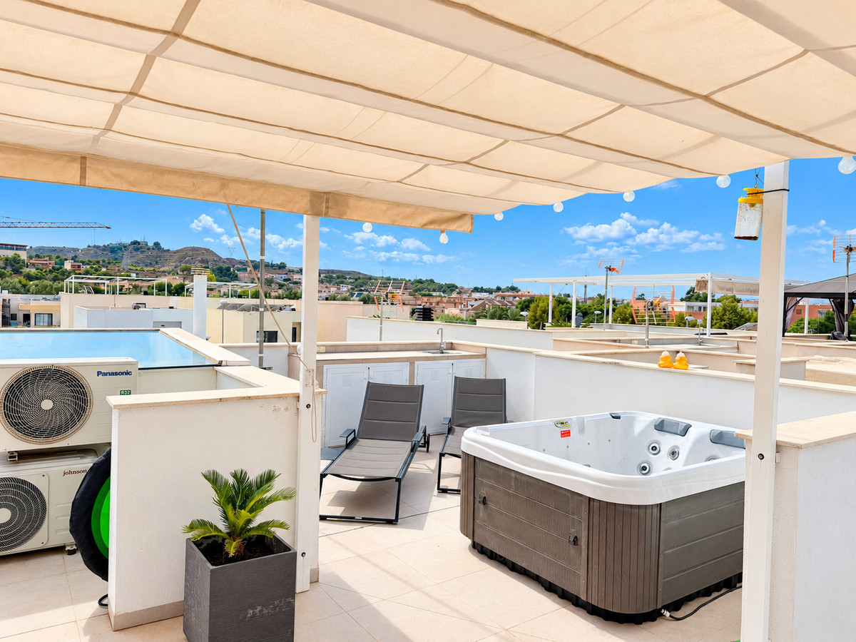 For sale - 3 Bedroom 2 Bathroom House - Detached Villa in Rojales - Rojales Centro  - Alicante