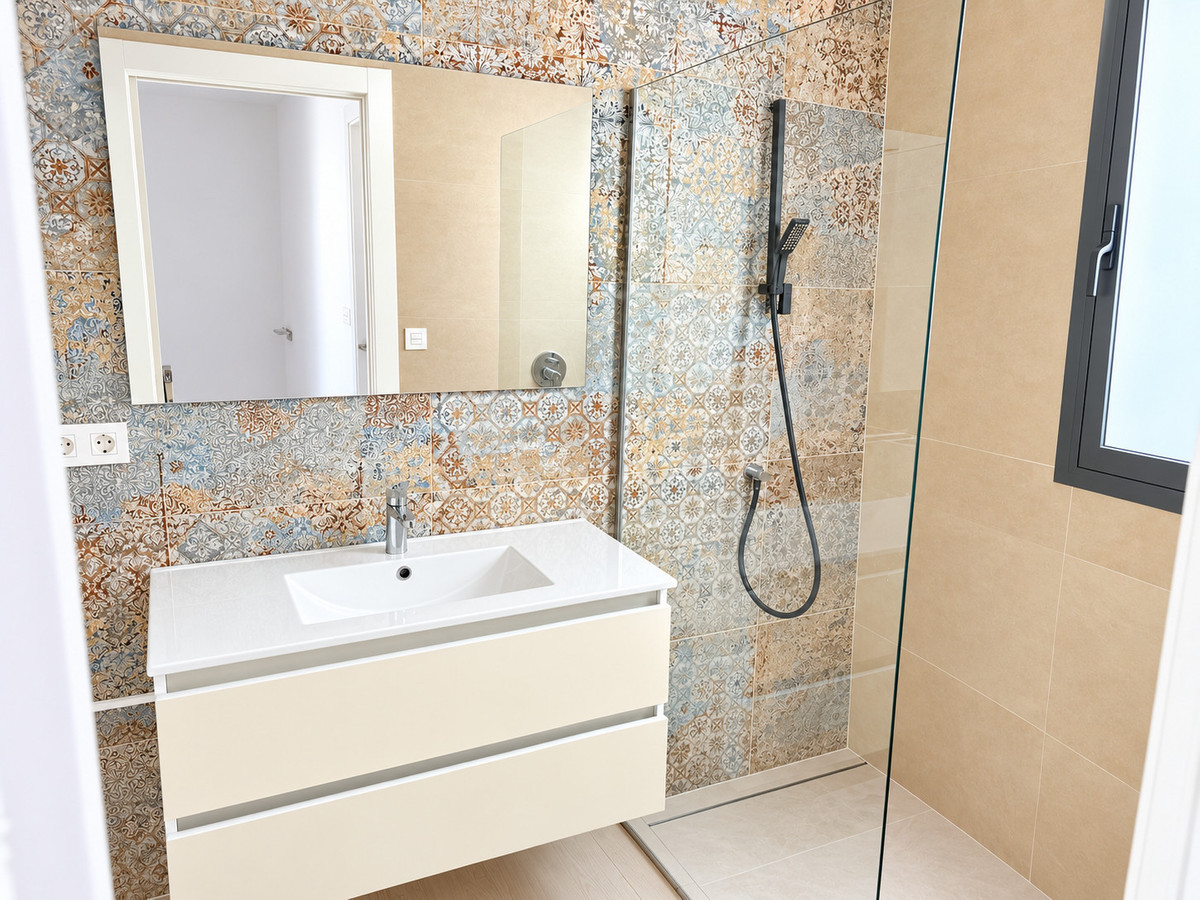For sale - 3 Bedroom 2 Bathroom House - Detached Villa in Rojales - Rojales Centro  - Alicante
