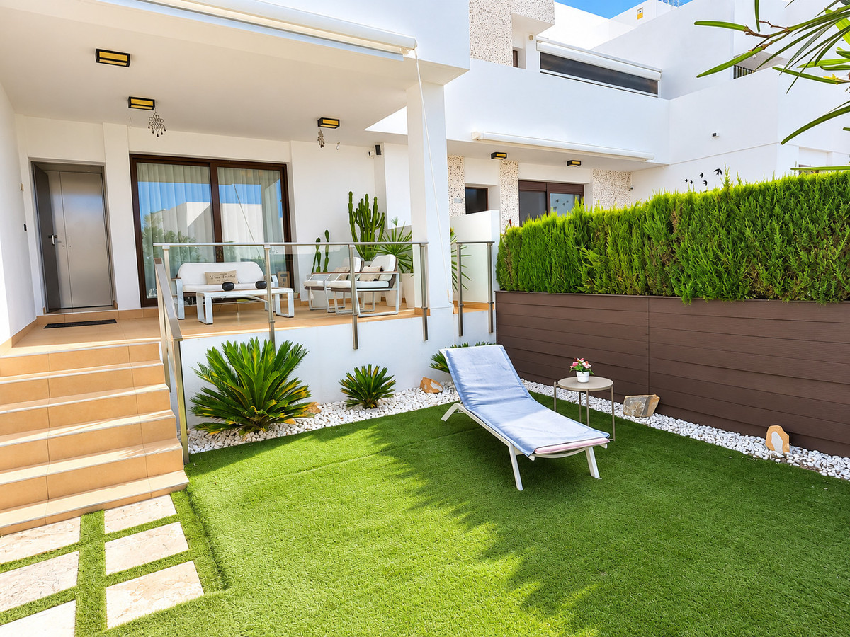 For sale - 2 Bedroom 2 Bathroom Apartment - Ground Floor Apartment in Algorfa - La Finca Golf  - Alicante