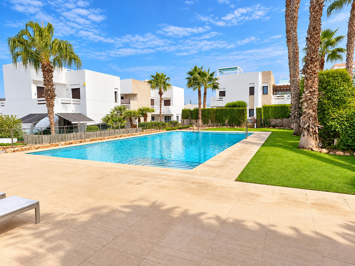 For sale - 2 Bedroom 2 Bathroom Apartment - Ground Floor Apartment in Algorfa - La Finca Golf  - Alicante