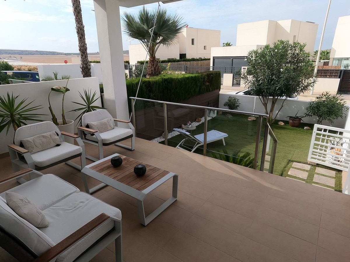 For sale - 2 Bedroom 2 Bathroom Apartment - Ground Floor Apartment in Algorfa - La Finca Golf  - Alicante