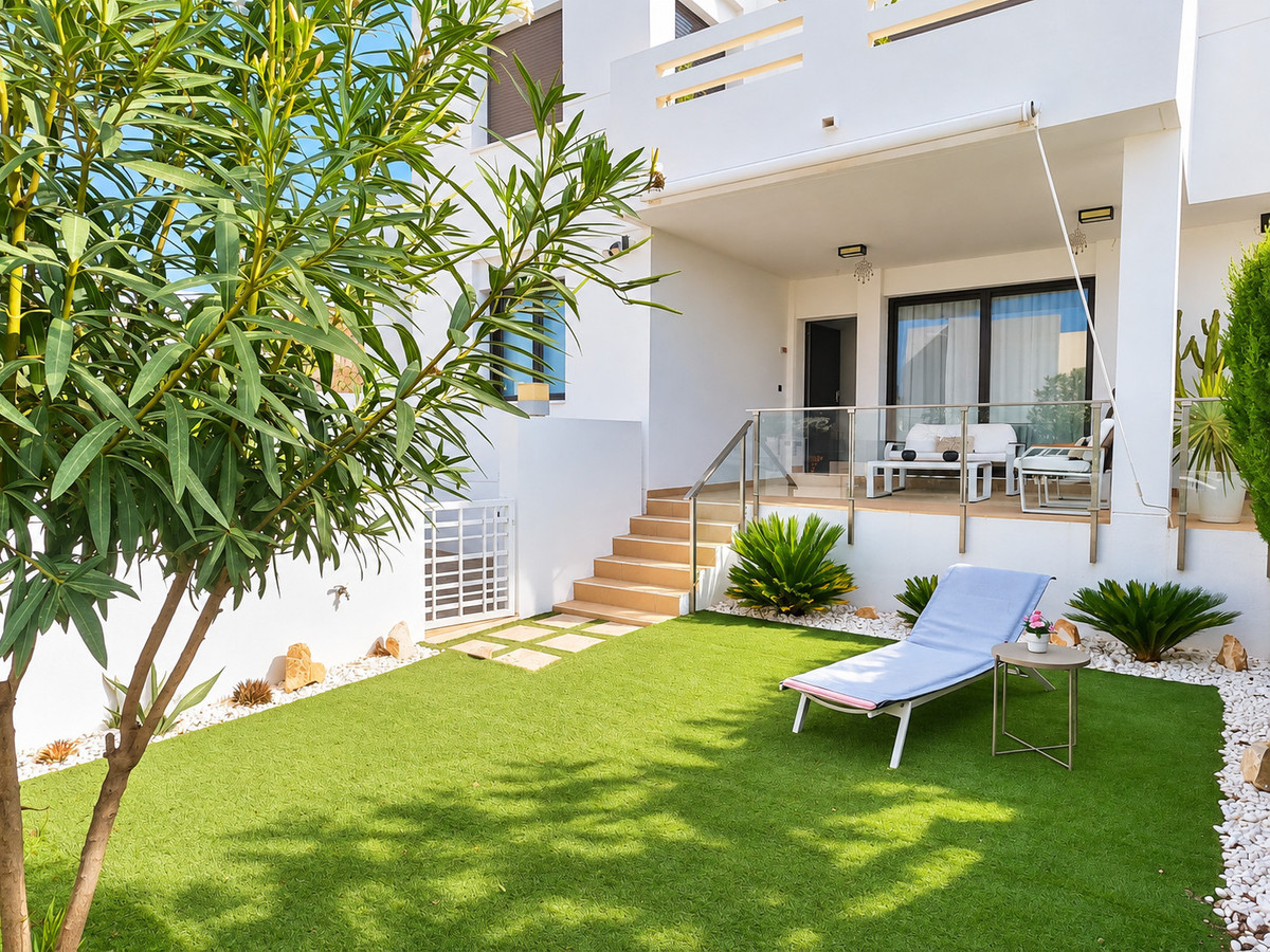 For sale - 2 Bedroom 2 Bathroom Apartment - Ground Floor Apartment in Algorfa - La Finca Golf  - Alicante