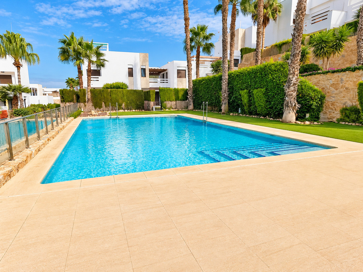 For sale - 2 Bedroom 2 Bathroom Apartment - Ground Floor Apartment in Algorfa - La Finca Golf  - Alicante
