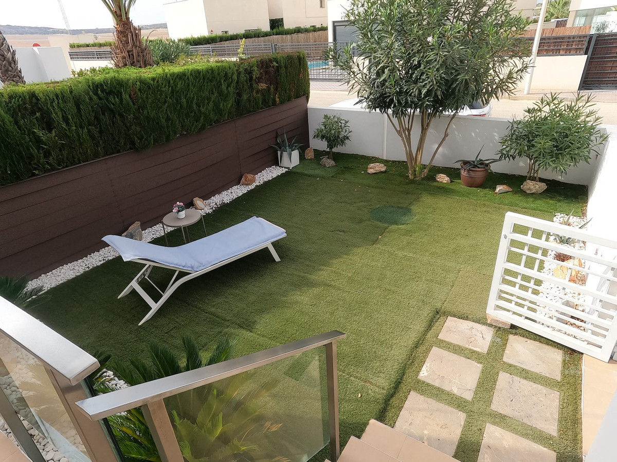 For sale - 2 Bedroom 2 Bathroom Apartment - Ground Floor Apartment in Algorfa - La Finca Golf  - Alicante