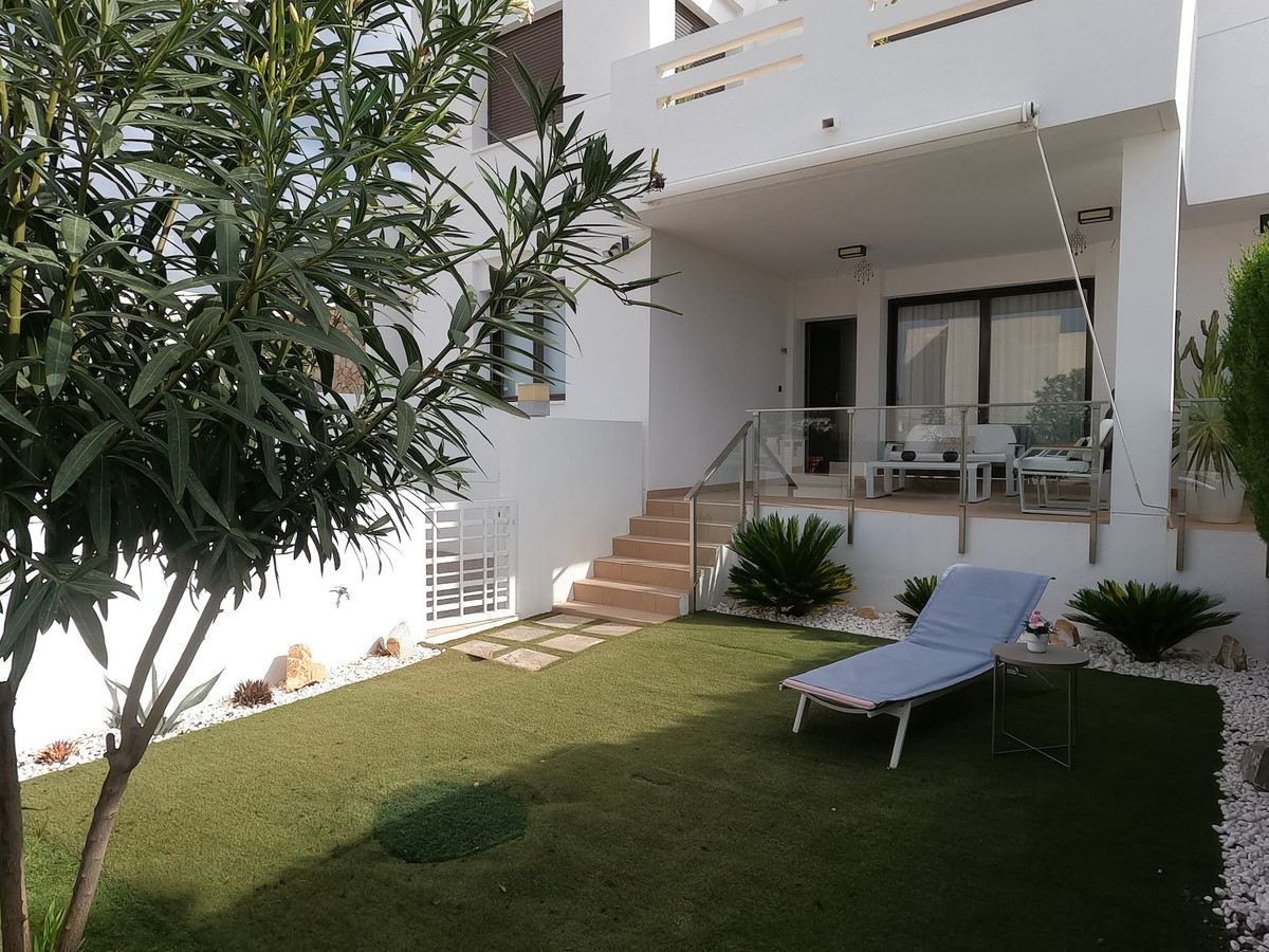 For sale - 2 Bedroom 2 Bathroom Apartment - Ground Floor Apartment in Algorfa - La Finca Golf  - Alicante