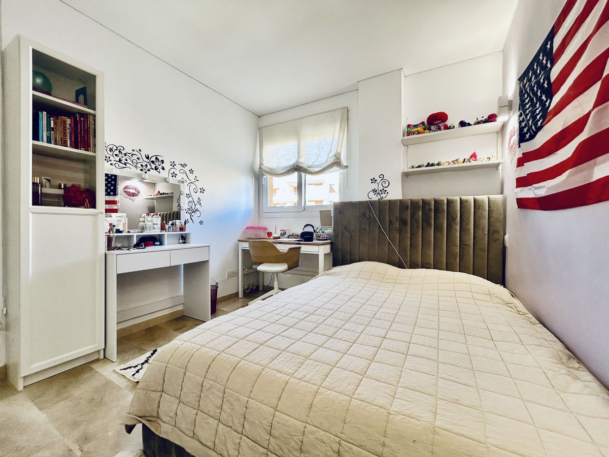For sale - 3 Bedroom 2 Bathroom Apartment - Middle Floor Apartment in Orihuela - Punta Prima  - Alicante