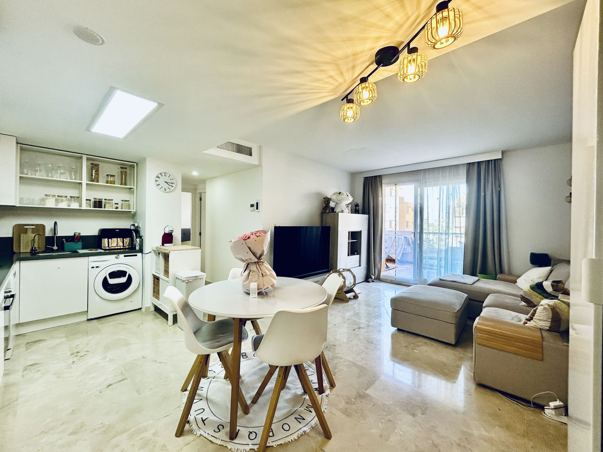 For sale - 3 Bedroom 2 Bathroom Apartment - Middle Floor Apartment in Orihuela - Punta Prima  - Alicante