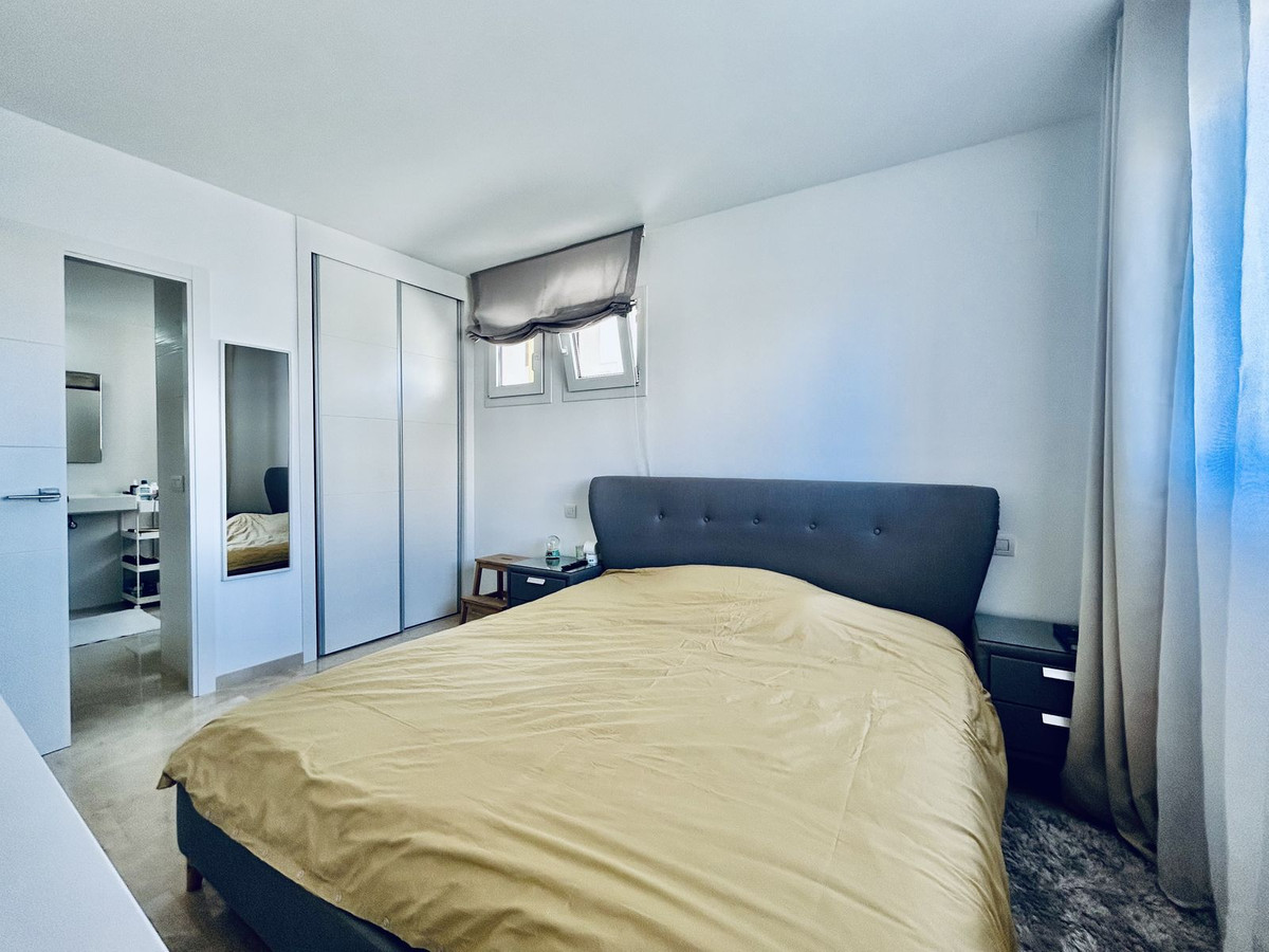 For sale - 3 Bedroom 2 Bathroom Apartment - Middle Floor Apartment in Orihuela - Punta Prima  - Alicante