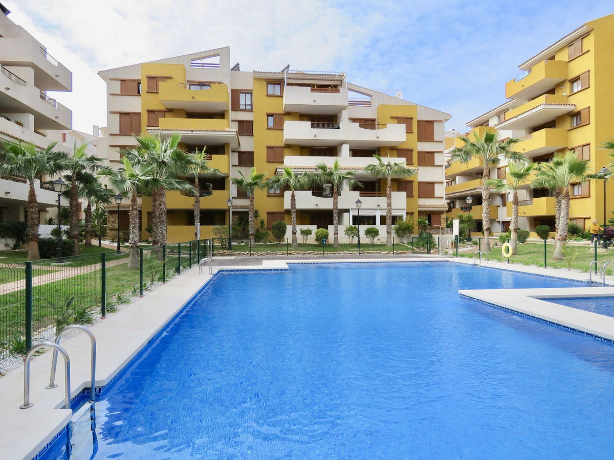For sale - 3 Bedroom 2 Bathroom Apartment - Middle Floor Apartment in Orihuela - Punta Prima  - Alicante