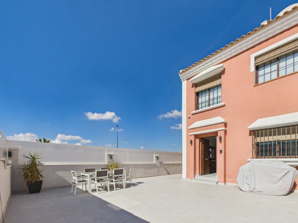 3 Bedroom 2 Bathroom House - Townhouse in San Javier