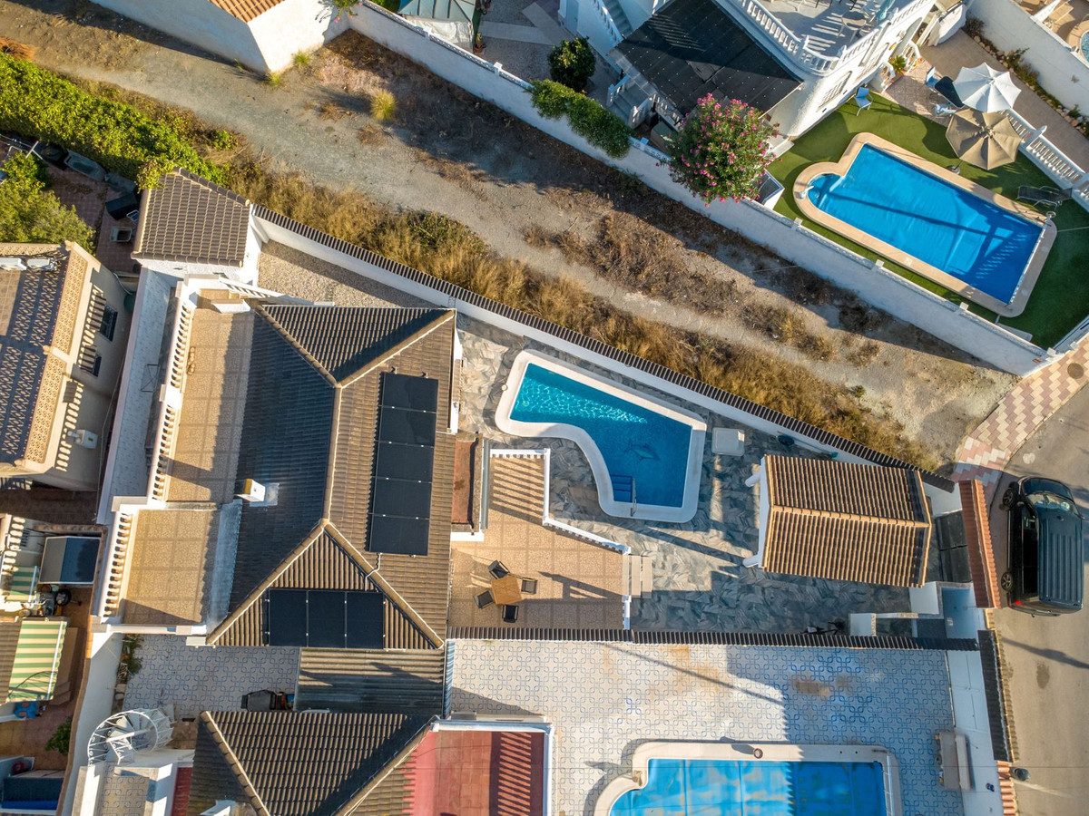 For sale - 3 Bedroom 2 Bathroom House - Detached Villa in Torrevieja - Torrevieja Centro  - Alicante