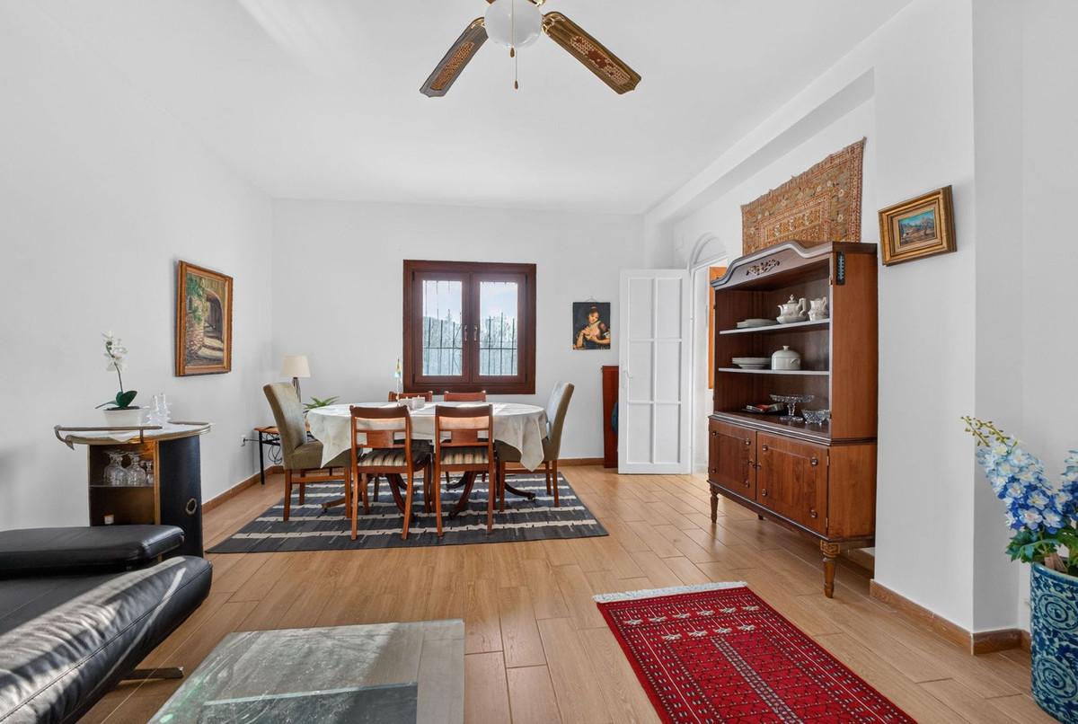 For sale - 3 Bedroom 2 Bathroom House - Detached Villa in Torrevieja - Torrevieja Centro  - Alicante