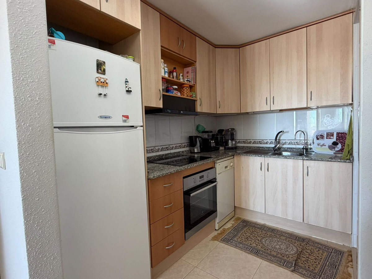 For sale - 2 Bedroom 1 Bathroom Apartment - Middle Floor Apartment in Torrevieja - Torrevieja Centro  - Alicante