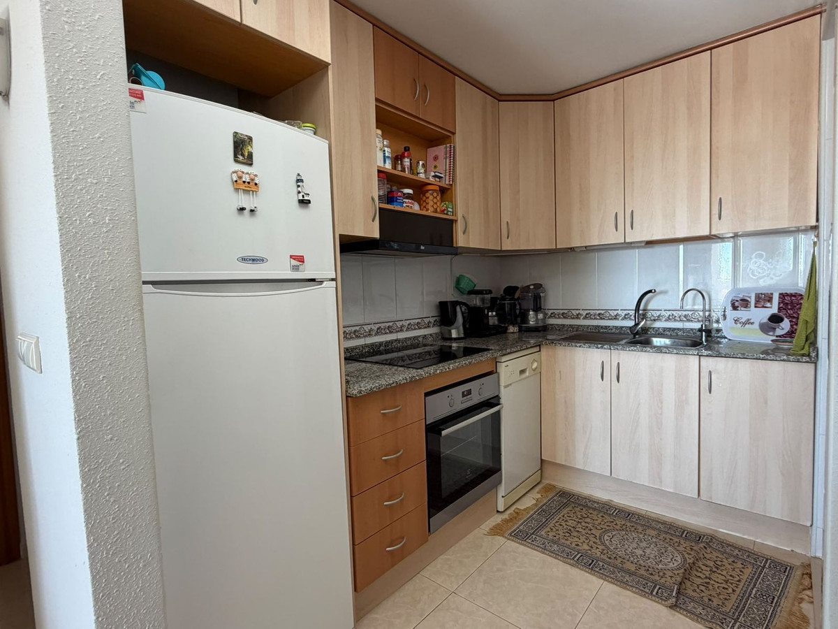 For sale - 2 Bedroom 1 Bathroom Apartment - Middle Floor Apartment in Torrevieja - Torrevieja Centro  - Alicante