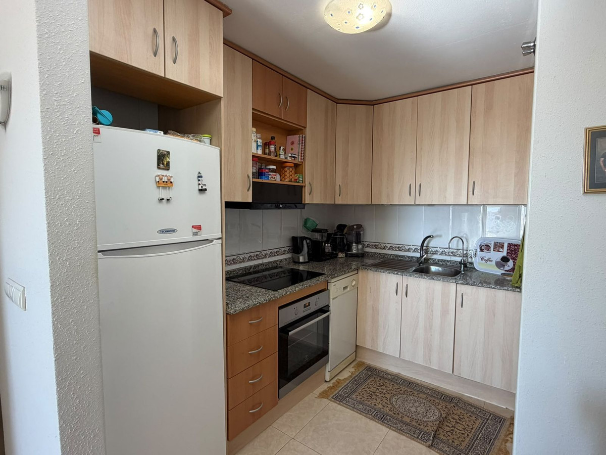 For sale - 2 Bedroom 1 Bathroom Apartment - Middle Floor Apartment in Torrevieja - Torrevieja Centro  - Alicante