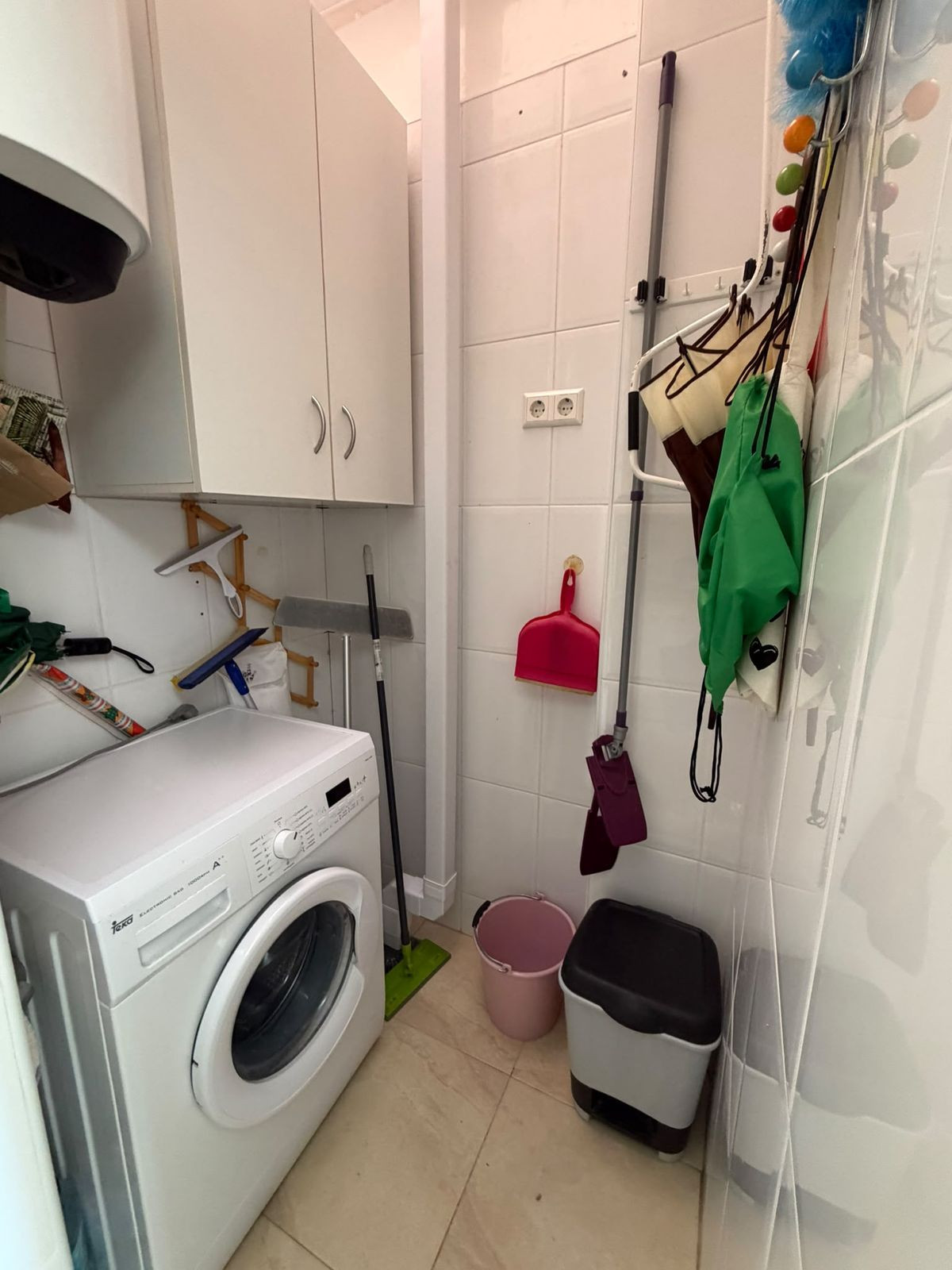 For sale - 2 Bedroom 1 Bathroom Apartment - Middle Floor Apartment in Torrevieja - Torrevieja Centro  - Alicante