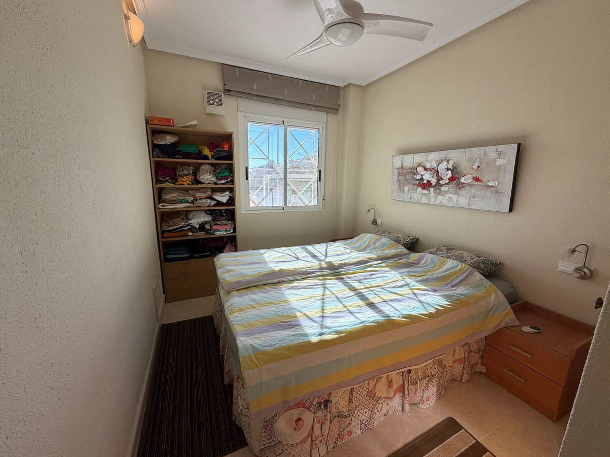 For sale - 2 Bedroom 1 Bathroom Apartment - Middle Floor Apartment in Torrevieja - Torrevieja Centro  - Alicante