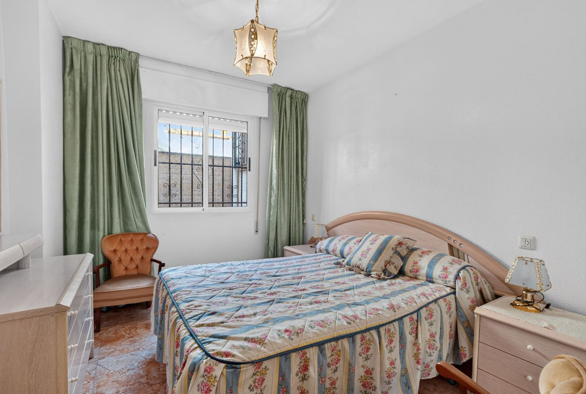 For sale - 3 Bedroom 2 Bathroom House - Townhouse in Torrevieja - Torrevieja Centro  - Alicante