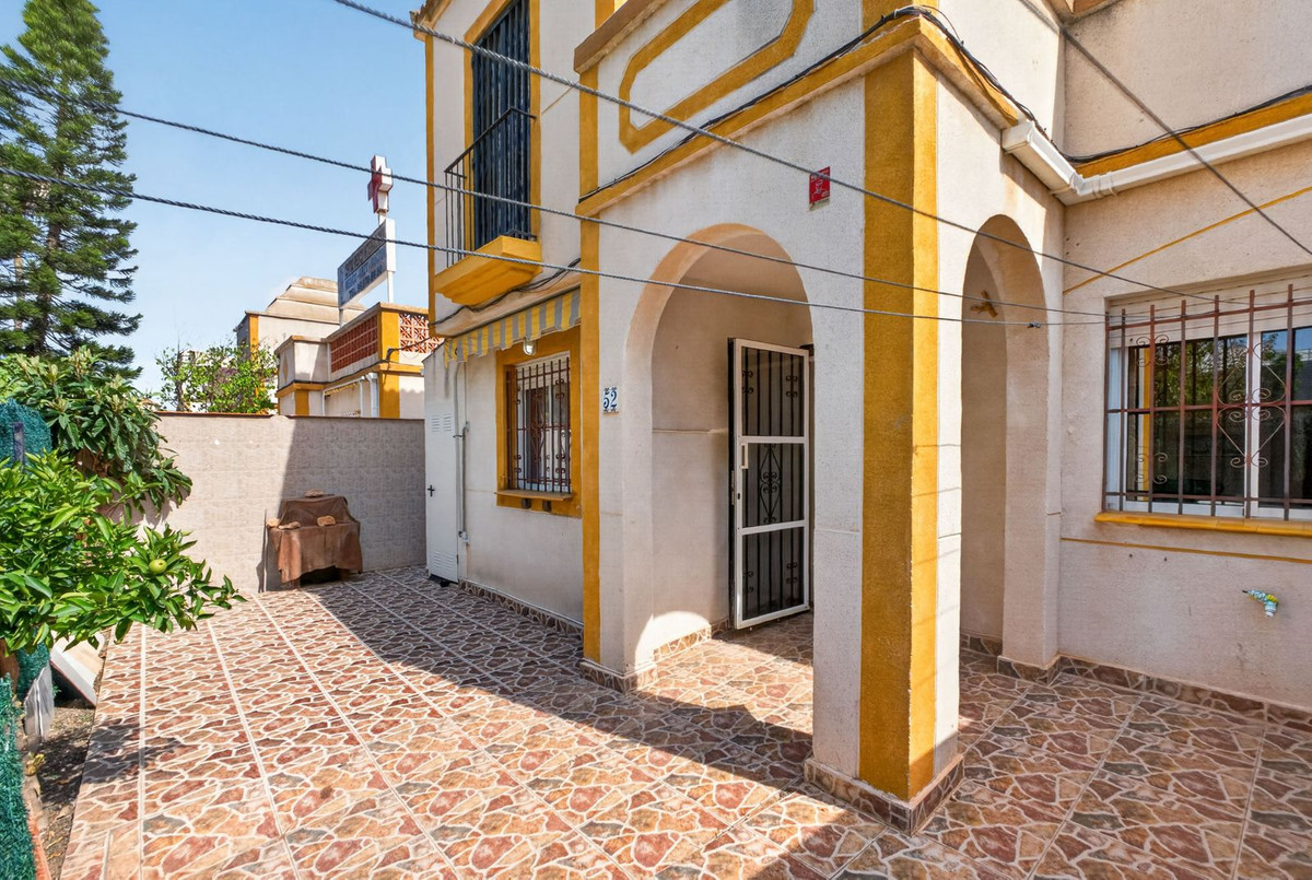 For sale - 3 Bedroom 2 Bathroom House - Townhouse in Torrevieja - Torrevieja Centro  - Alicante