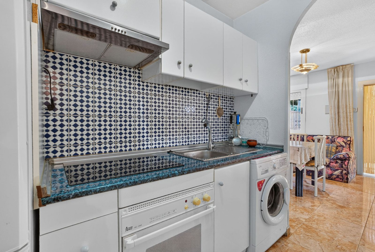 For sale - 3 Bedroom 2 Bathroom House - Townhouse in Torrevieja - Torrevieja Centro  - Alicante