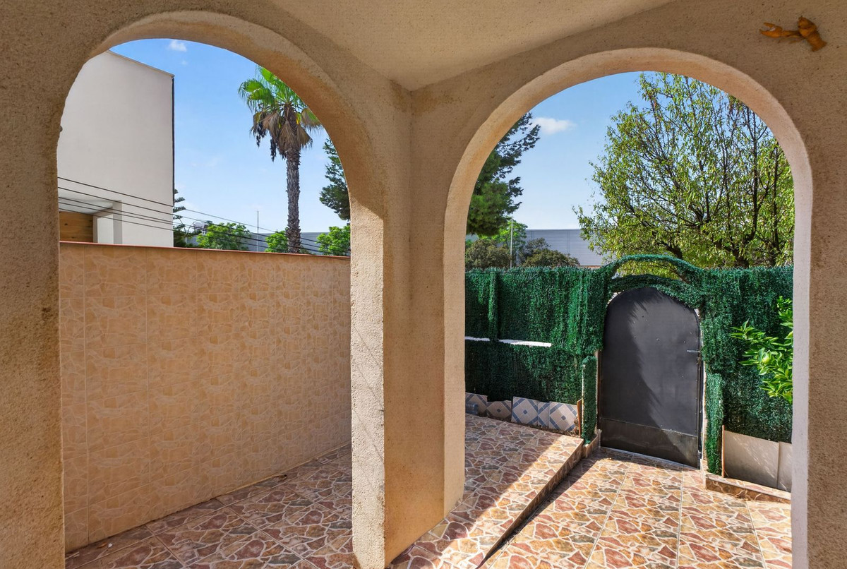 For sale - 3 Bedroom 2 Bathroom House - Townhouse in Torrevieja - Torrevieja Centro  - Alicante