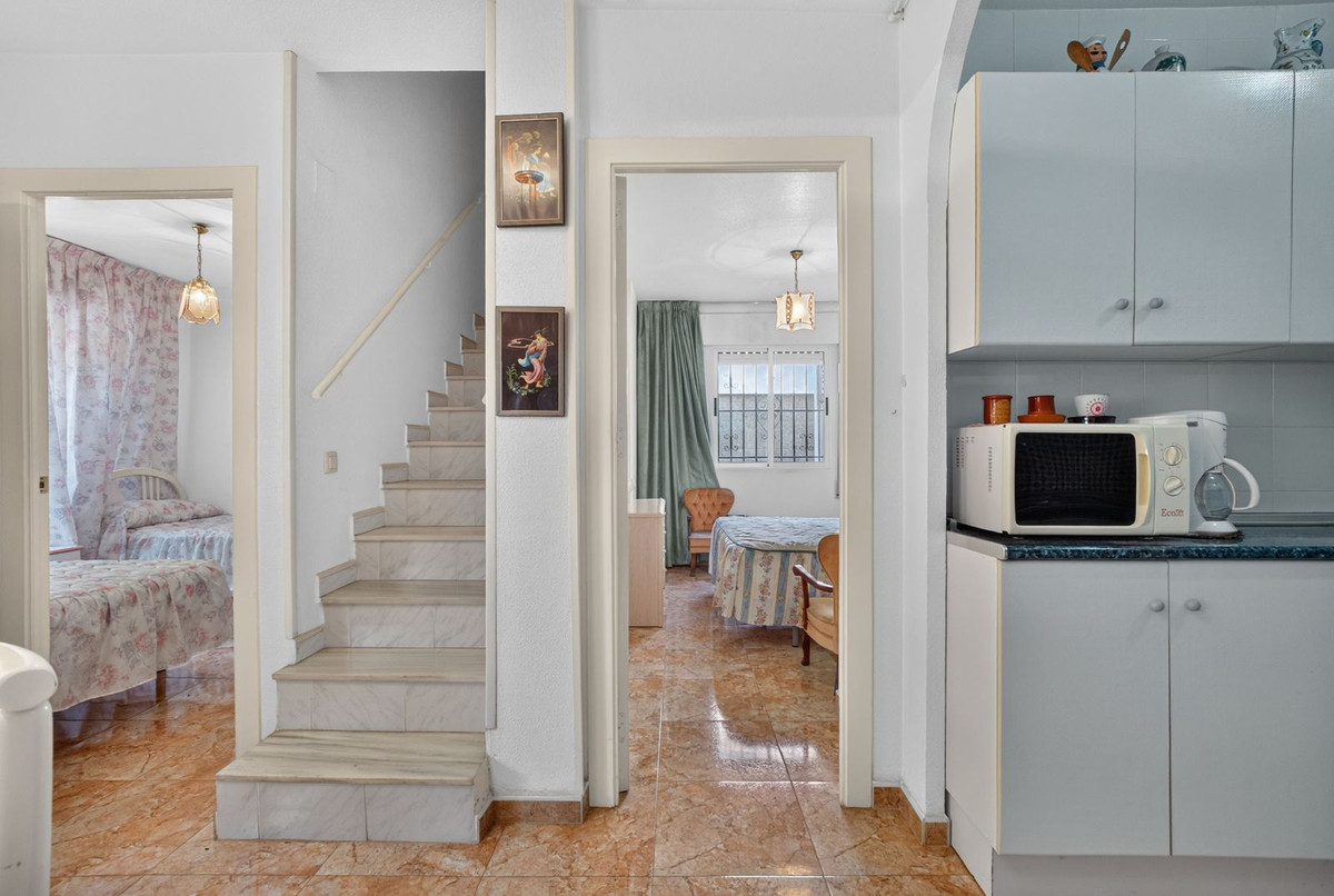 For sale - 3 Bedroom 2 Bathroom House - Townhouse in Torrevieja - Torrevieja Centro  - Alicante