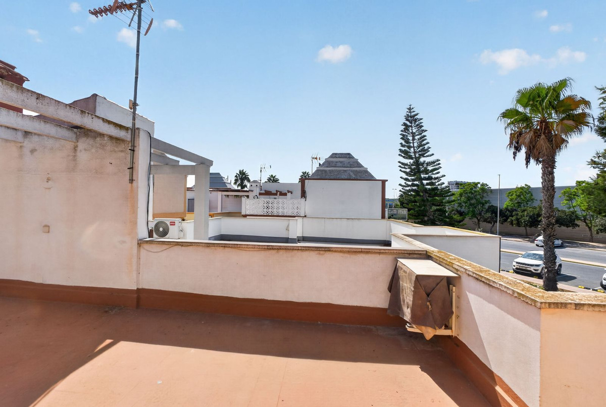 For sale - 3 Bedroom 2 Bathroom House - Townhouse in Torrevieja - Torrevieja Centro  - Alicante