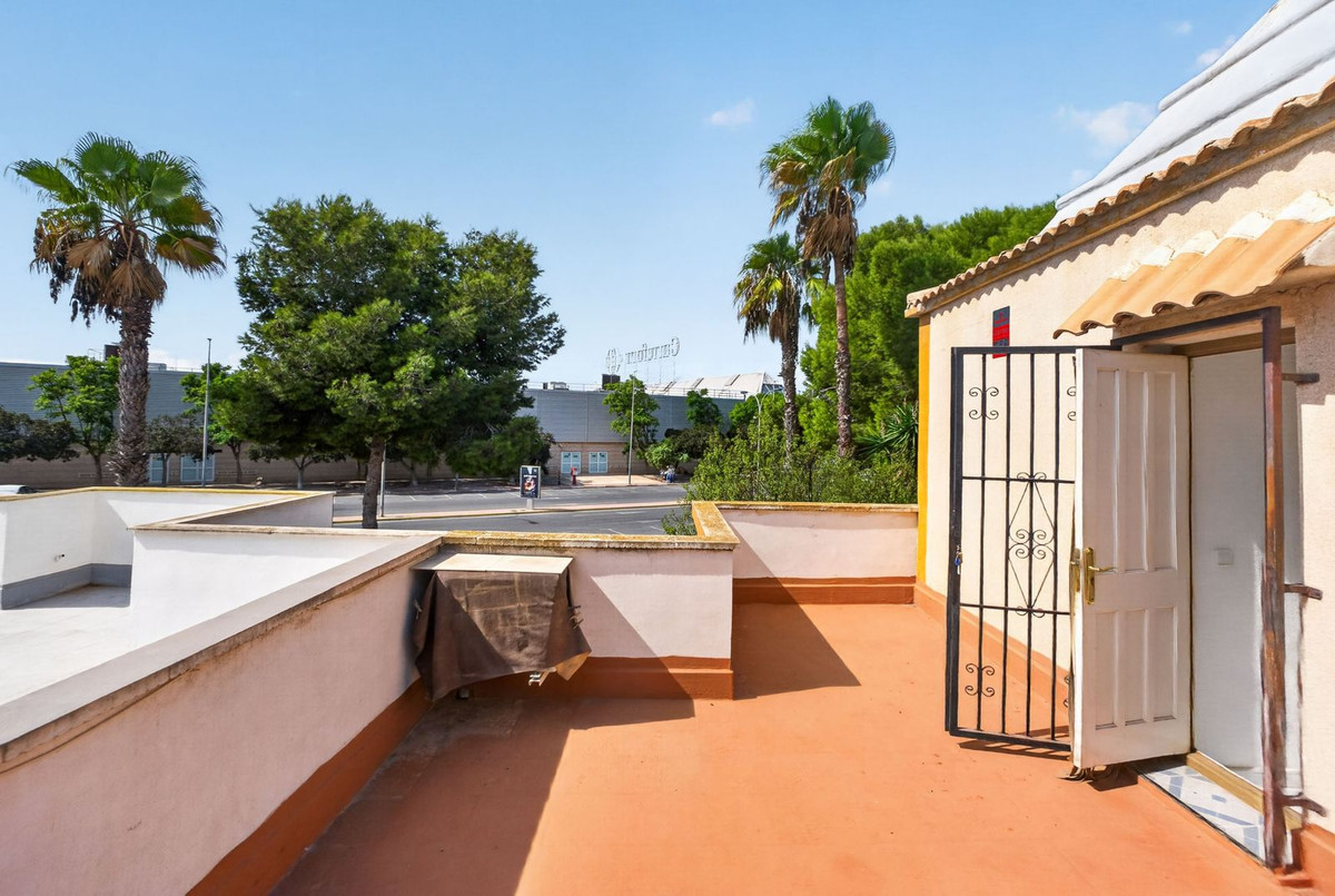 For sale - 3 Bedroom 2 Bathroom House - Townhouse in Torrevieja - Torrevieja Centro  - Alicante