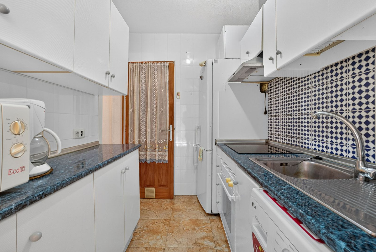 For sale - 3 Bedroom 2 Bathroom House - Townhouse in Torrevieja - Torrevieja Centro  - Alicante