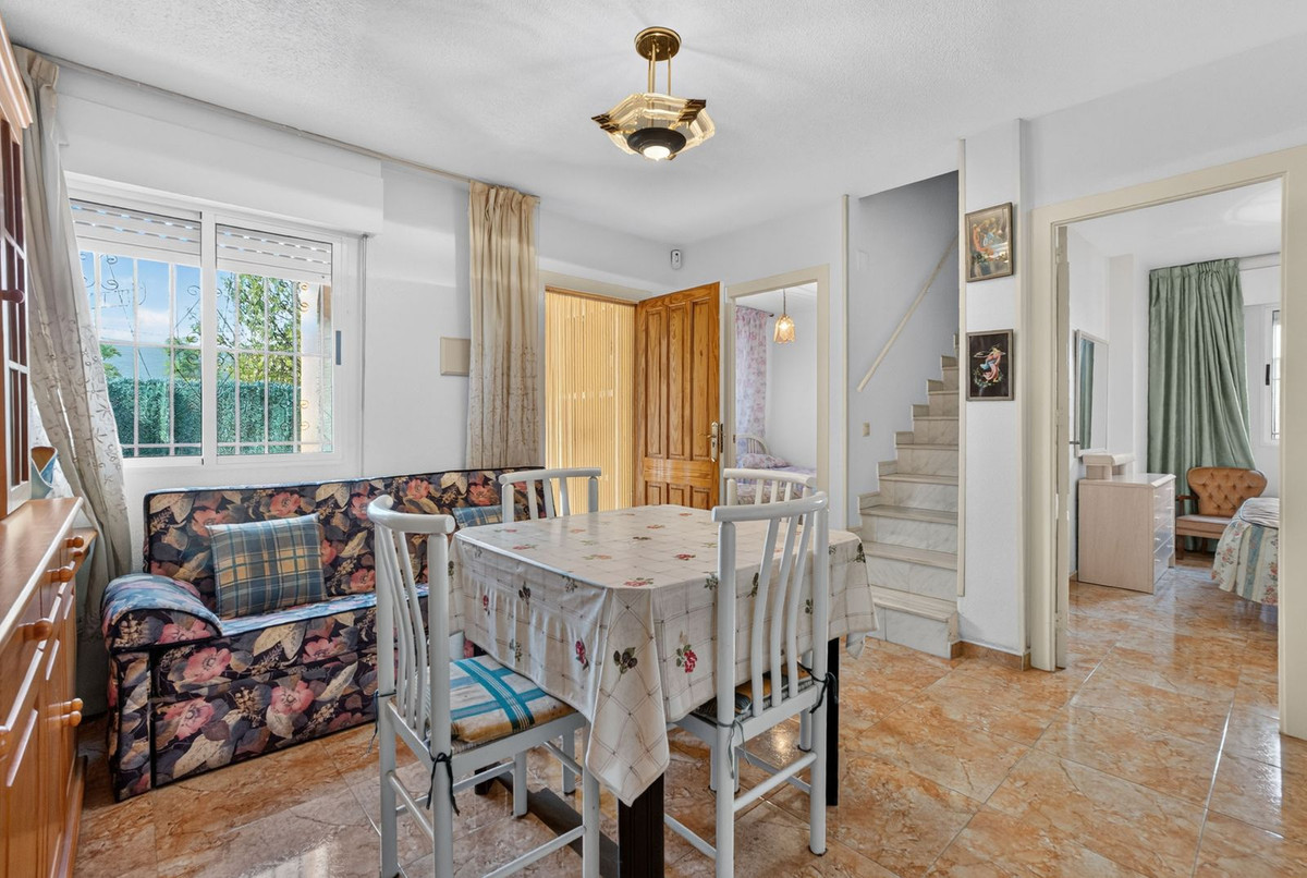 For sale - 3 Bedroom 2 Bathroom House - Townhouse in Torrevieja - Torrevieja Centro  - Alicante