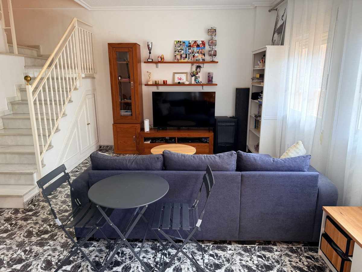 For sale - 4 Bedroom 2 Bathroom House - Semi-Detached House in Santa Pola - Santa Pola Centro  - Alicante