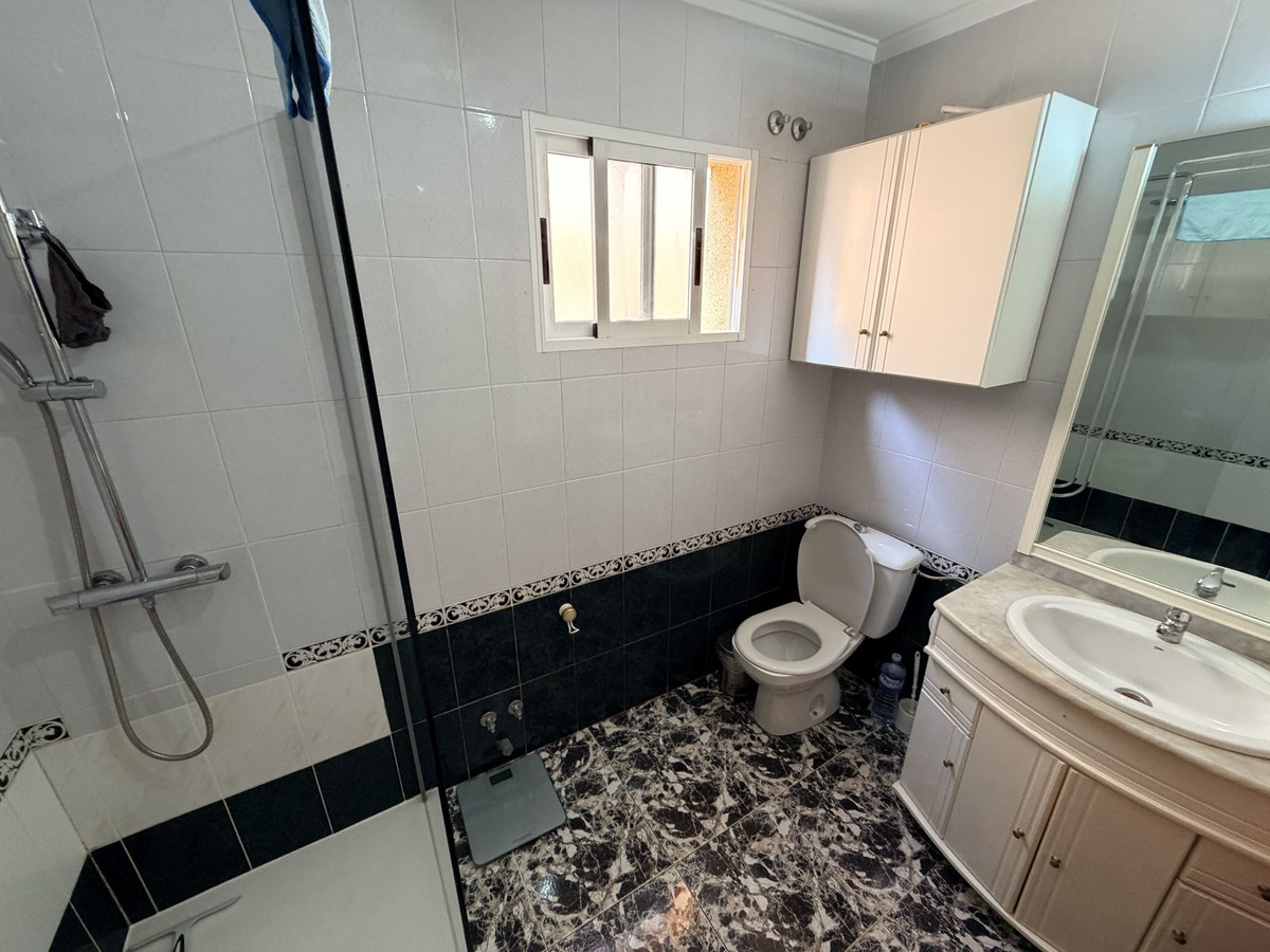 For sale - 4 Bedroom 2 Bathroom House - Semi-Detached House in Santa Pola - Santa Pola Centro  - Alicante