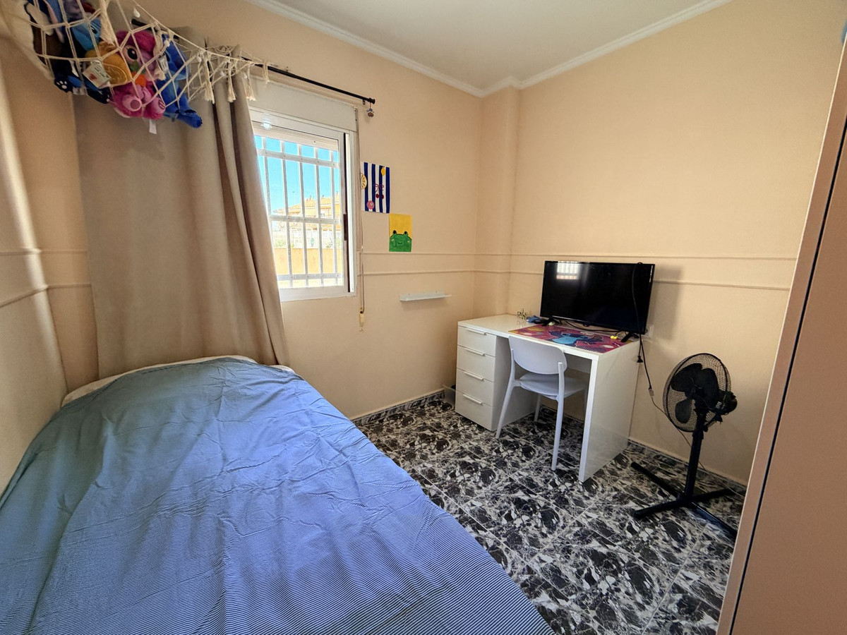 For sale - 4 Bedroom 2 Bathroom House - Semi-Detached House in Santa Pola - Santa Pola Centro  - Alicante