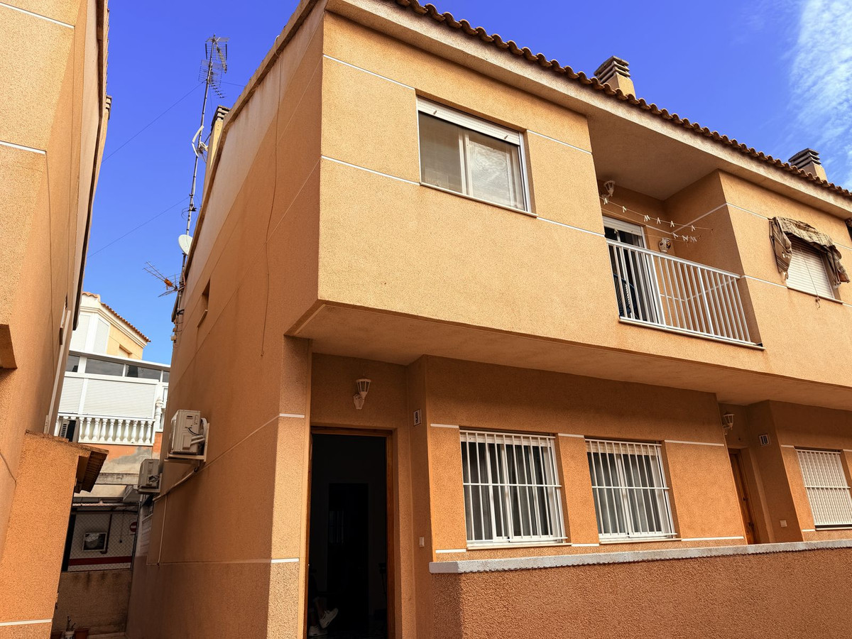 For sale - 4 Bedroom 2 Bathroom House - Semi-Detached House in Santa Pola - Santa Pola Centro  - Alicante