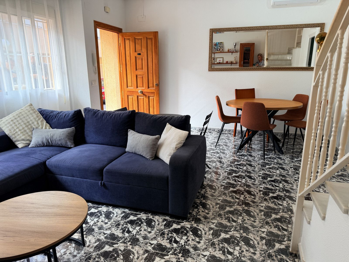 For sale - 4 Bedroom 2 Bathroom House - Semi-Detached House in Santa Pola - Santa Pola Centro  - Alicante