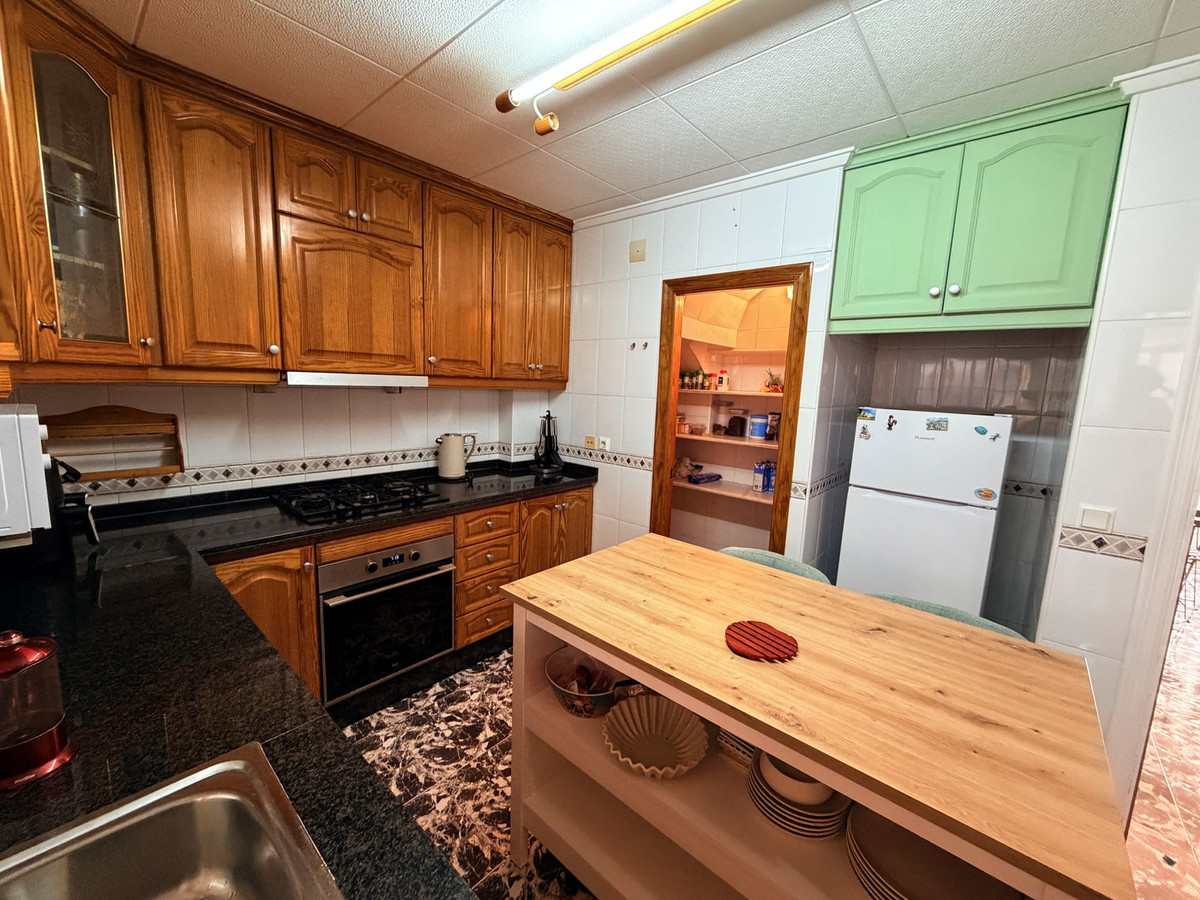 For sale - 4 Bedroom 2 Bathroom House - Semi-Detached House in Santa Pola - Santa Pola Centro  - Alicante