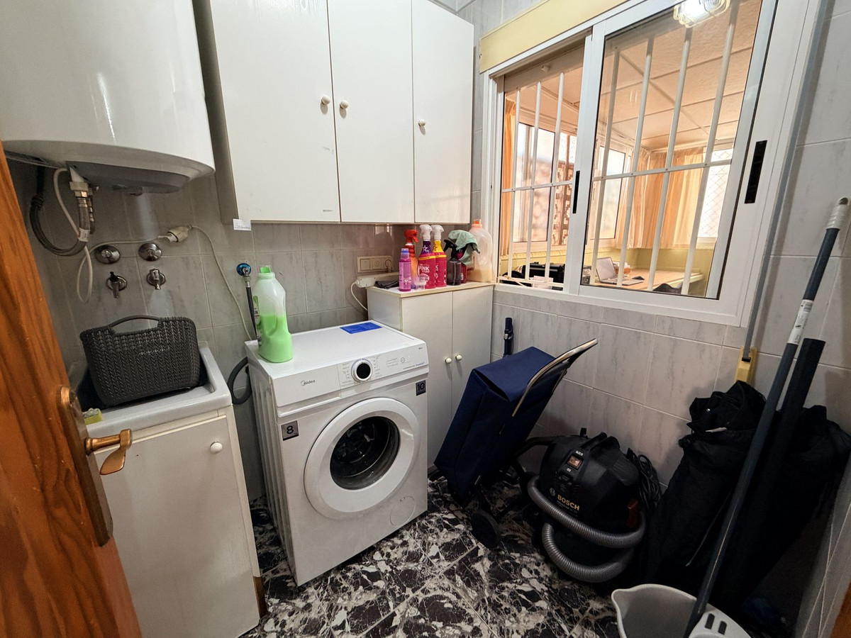 For sale - 4 Bedroom 2 Bathroom House - Semi-Detached House in Santa Pola - Santa Pola Centro  - Alicante