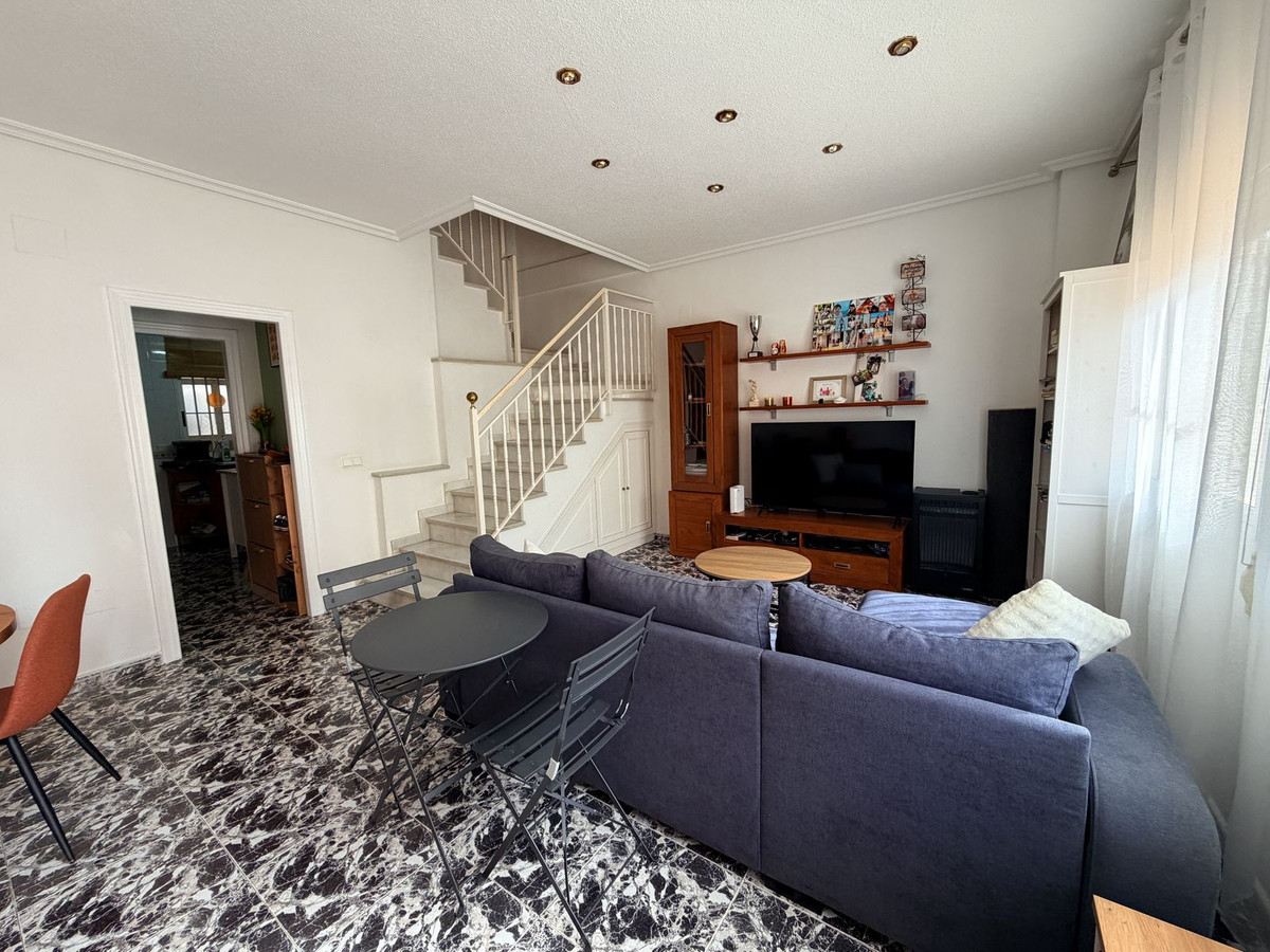 For sale - 4 Bedroom 2 Bathroom House - Semi-Detached House in Santa Pola - Santa Pola Centro  - Alicante