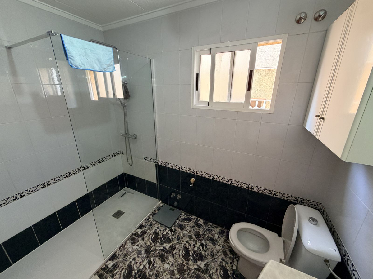 For sale - 4 Bedroom 2 Bathroom House - Semi-Detached House in Santa Pola - Santa Pola Centro  - Alicante