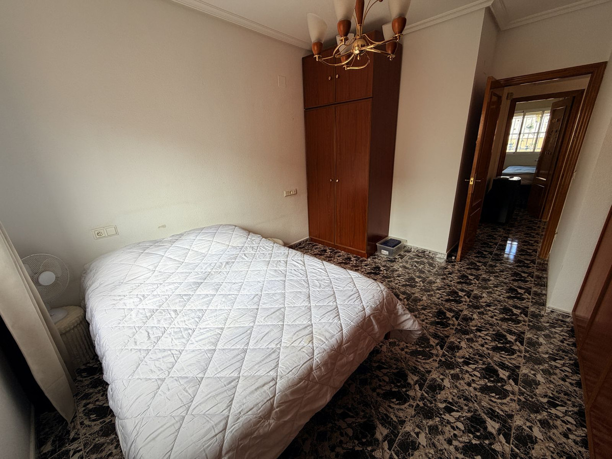 For sale - 4 Bedroom 2 Bathroom House - Semi-Detached House in Santa Pola - Santa Pola Centro  - Alicante