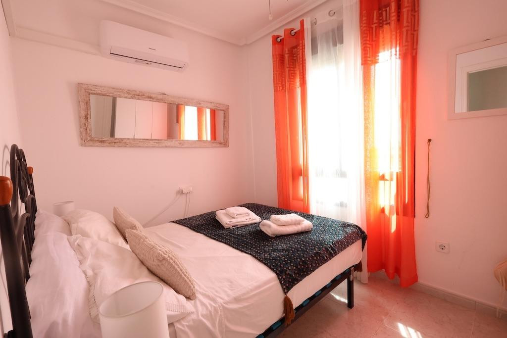 For sale - 2 Bedroom 1 Bathroom Apartment - Middle Floor Apartment in Orihuela - Orihuela Costa  - Alicante