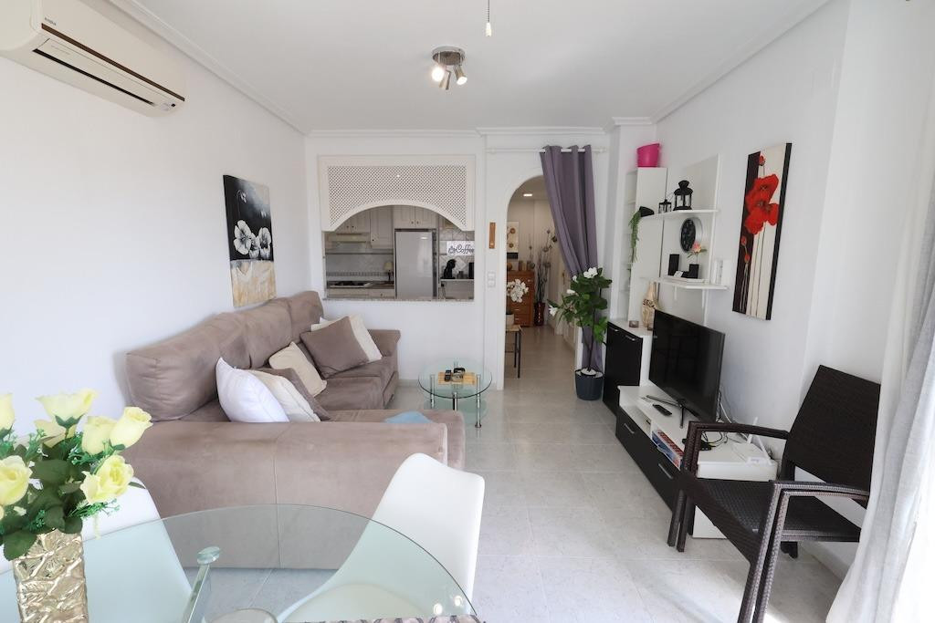 For sale - 2 Bedroom 1 Bathroom Apartment - Middle Floor Apartment in Orihuela - Orihuela Costa  - Alicante