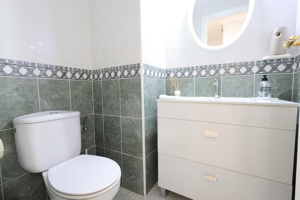 For sale - 2 Bedroom 1 Bathroom Apartment - Middle Floor Apartment in Orihuela - Orihuela Costa  - Alicante