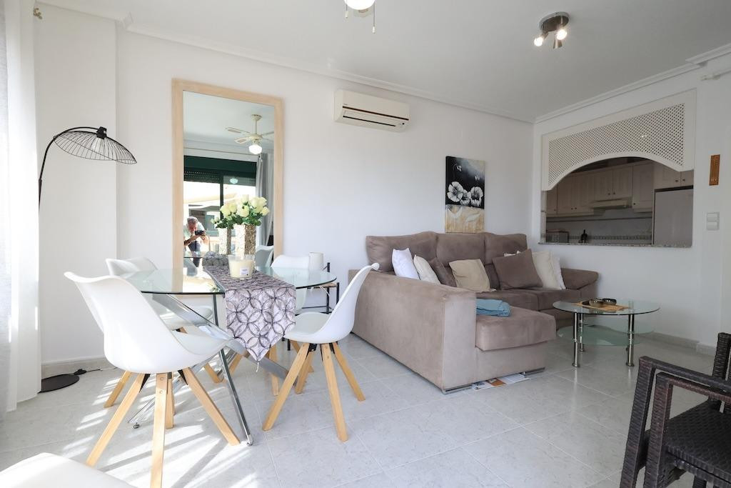 For sale - 2 Bedroom 1 Bathroom Apartment - Middle Floor Apartment in Orihuela - Orihuela Costa  - Alicante