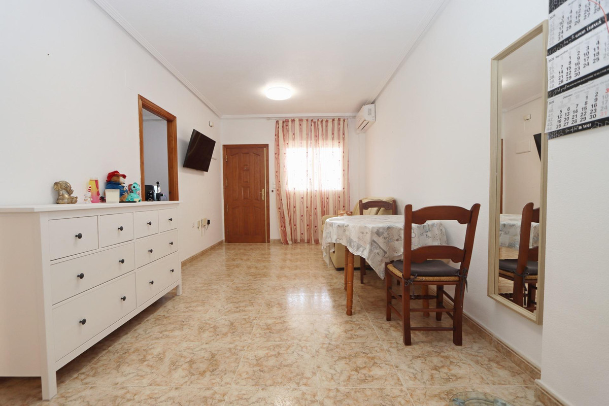 For sale - 2 Bedroom 1 Bathroom Apartment - Middle Floor Apartment in Orihuela - Orihuela Costa  - Alicante
