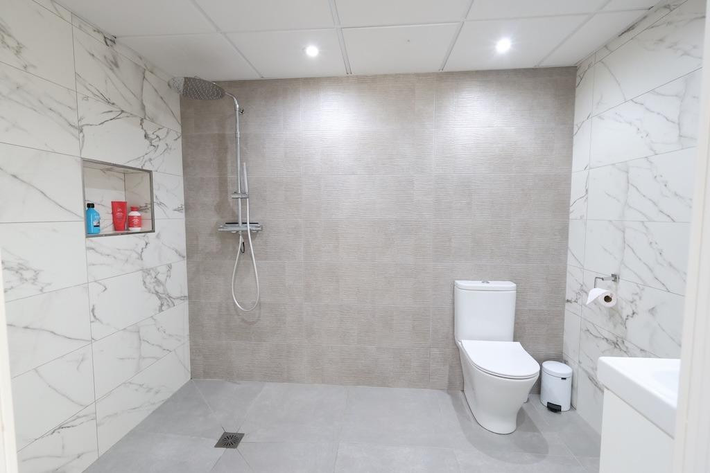 For sale - 5 Bedroom 3 Bathroom House - Detached Villa in Torrevieja - Torrevieja Centro  - Alicante