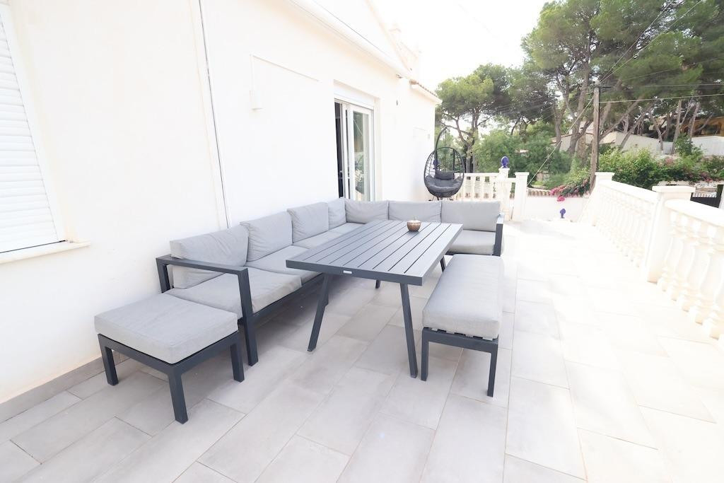 For sale - 5 Bedroom 3 Bathroom House - Detached Villa in Torrevieja - Torrevieja Centro  - Alicante