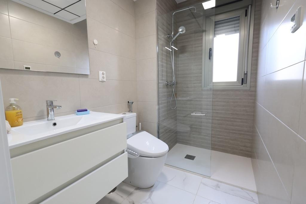 For sale - 3 Bedroom 3 Bathroom House - Detached Villa in Orihuela - Orihuela Costa  - Alicante