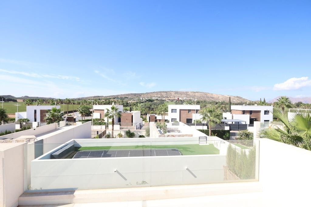 For sale - 3 Bedroom 2 Bathroom House - Detached Villa in Algorfa - Algorfa Centro  - Alicante