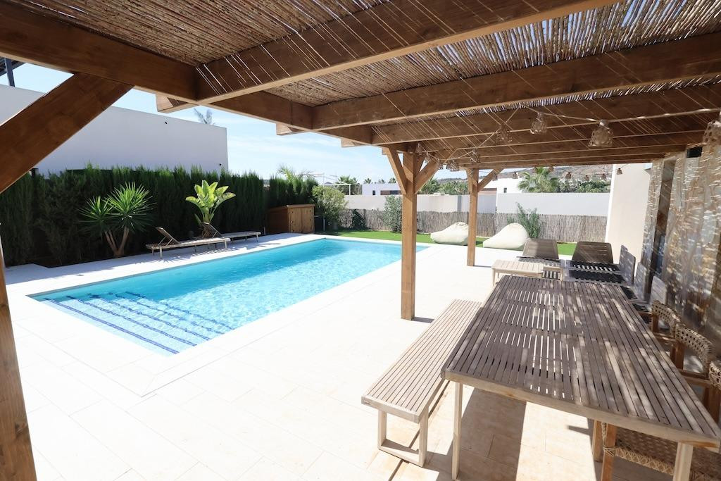 For sale - 3 Bedroom 2 Bathroom House - Detached Villa in Algorfa - Algorfa Centro  - Alicante